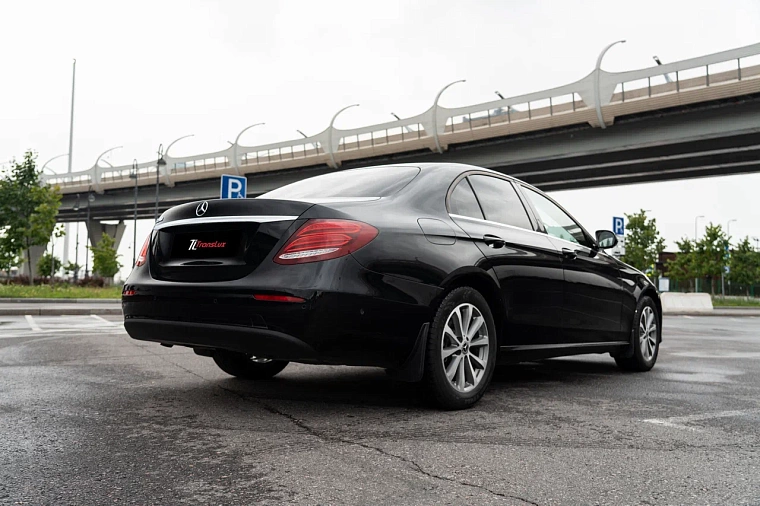 Mercedes-Benz E-Класс 213 черный