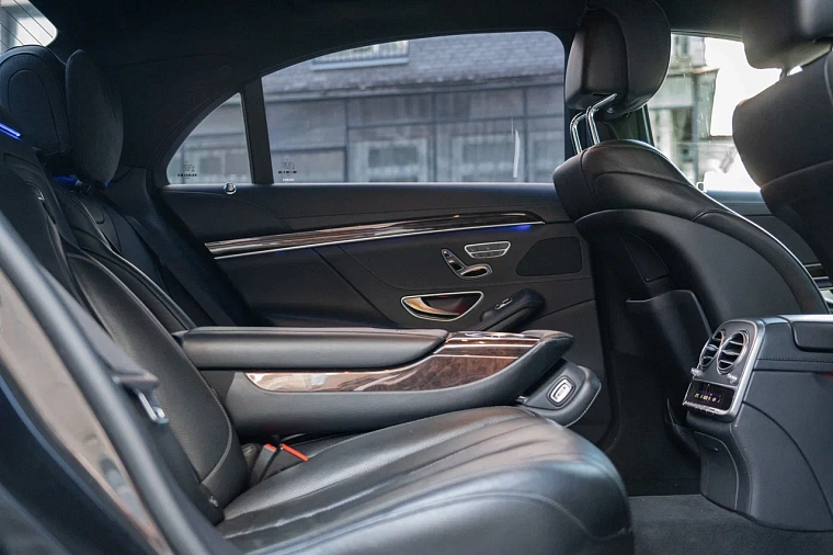 Mercedes-Benz S-класс 222 черный