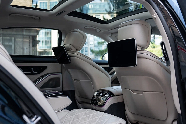 Mercedes-Benz S-класс 223 черный