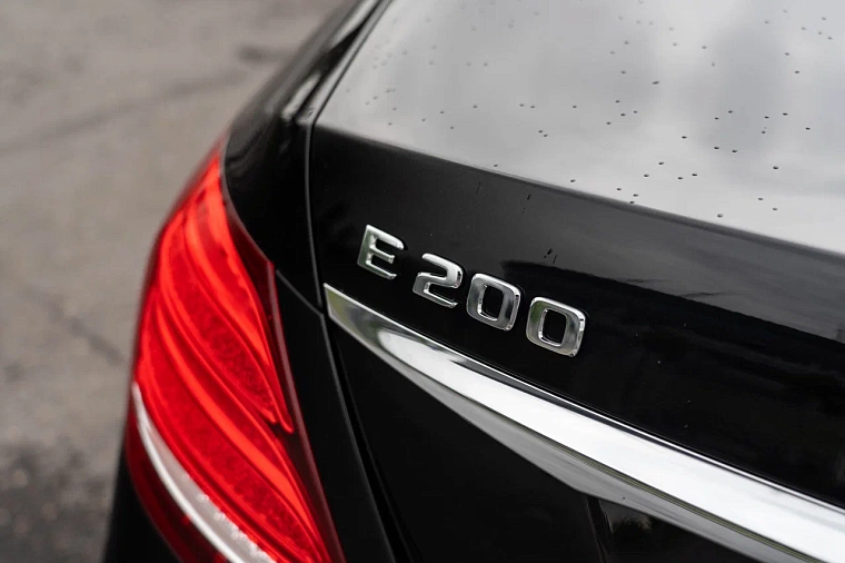 Mercedes-Benz E-Класс 213 черный