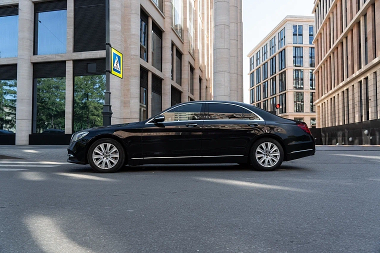Mercedes-Benz S-класс 222 черный