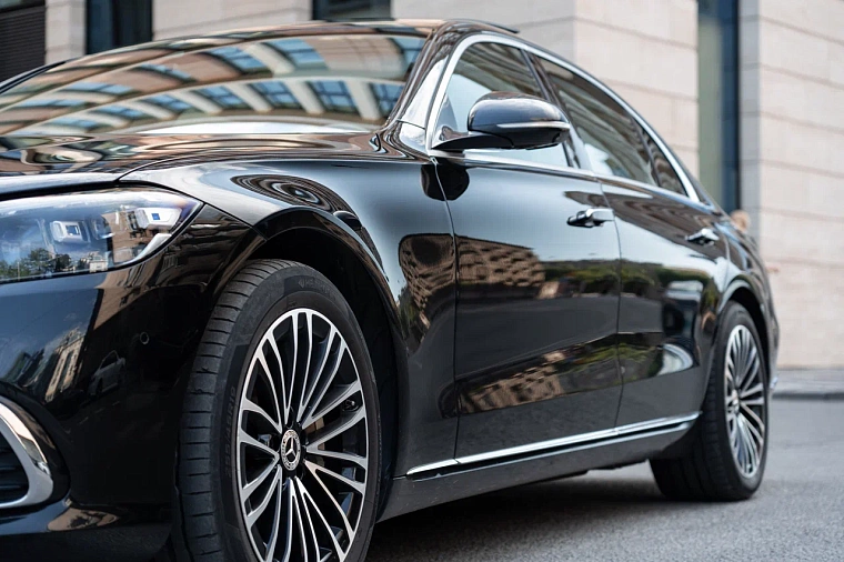 Mercedes-Benz S-класс 223 черный