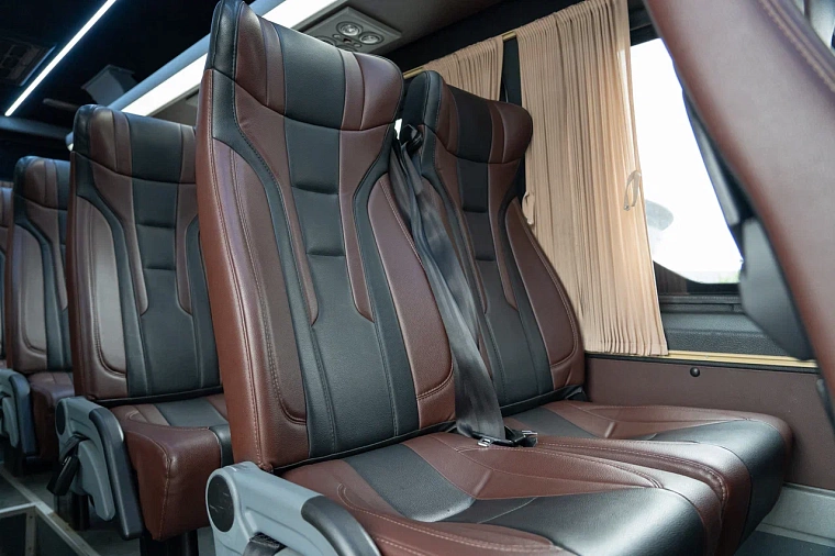 Mercedes-Benz Sprinter белый 19 мест