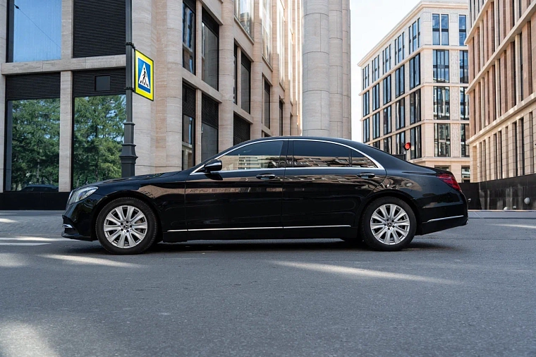 Mercedes-Benz S-класс 222 черный