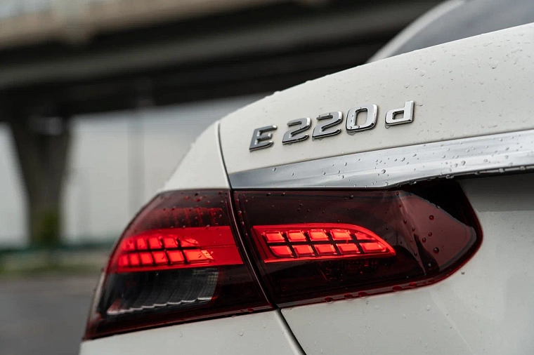 Mercedes-Benz E-Класс 213 белый (рестайлинг)