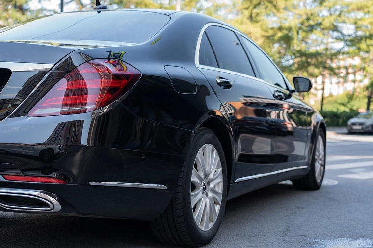 Mercedes-Benz S-класс 222 черный