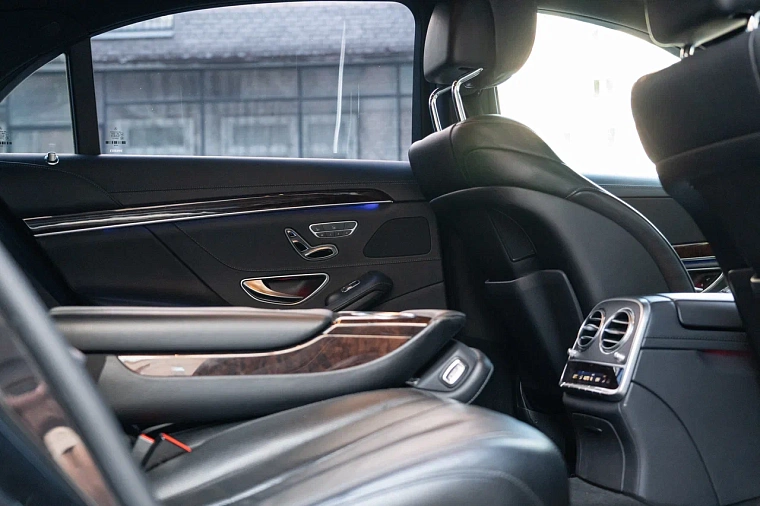 Mercedes-Benz S-класс 222 черный