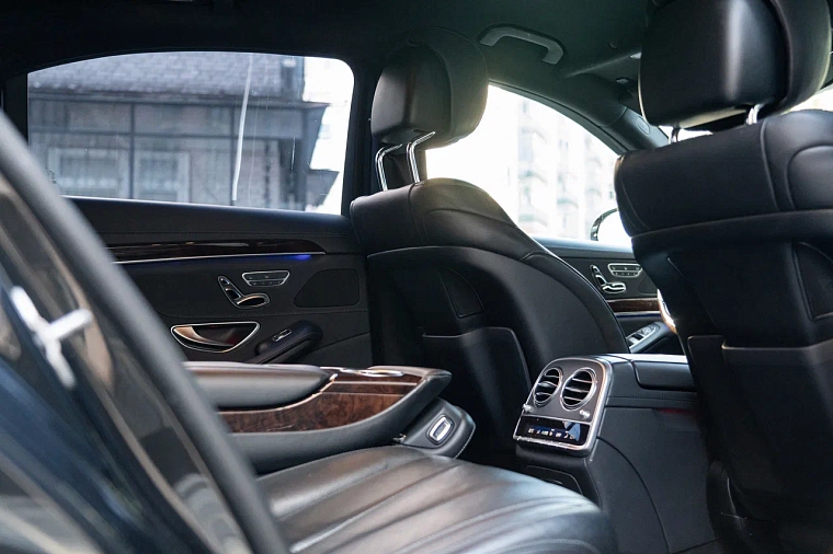 Mercedes-Benz S-класс 222 черный