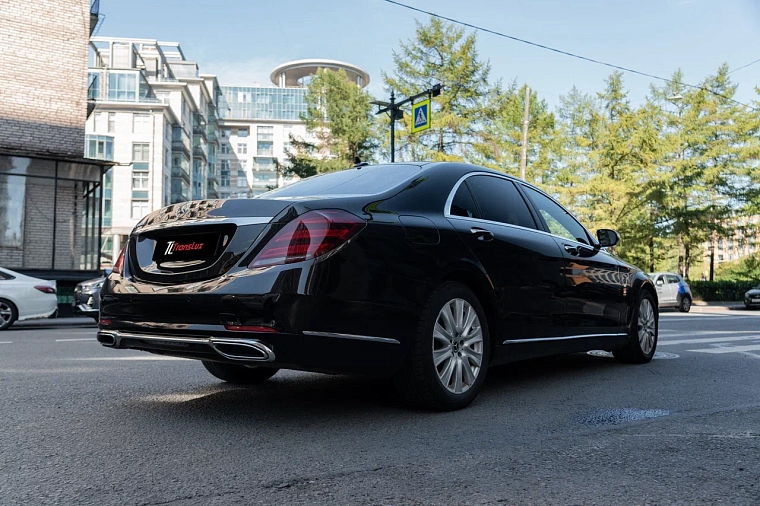 Mercedes-Benz S-класс 222 черный