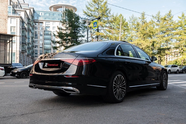 Mercedes-Benz S-класс 223 черный